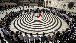 🙏 Happening Now: 144 Formed a Perfect Circle in Jerusalem — Scholars Call It Impossible!