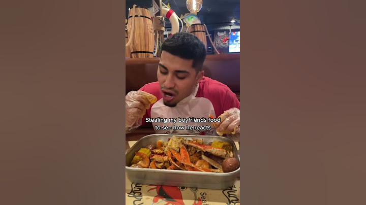 Stealing my boyfriends seafood boil to see how he reacts! 😳 #shorts
