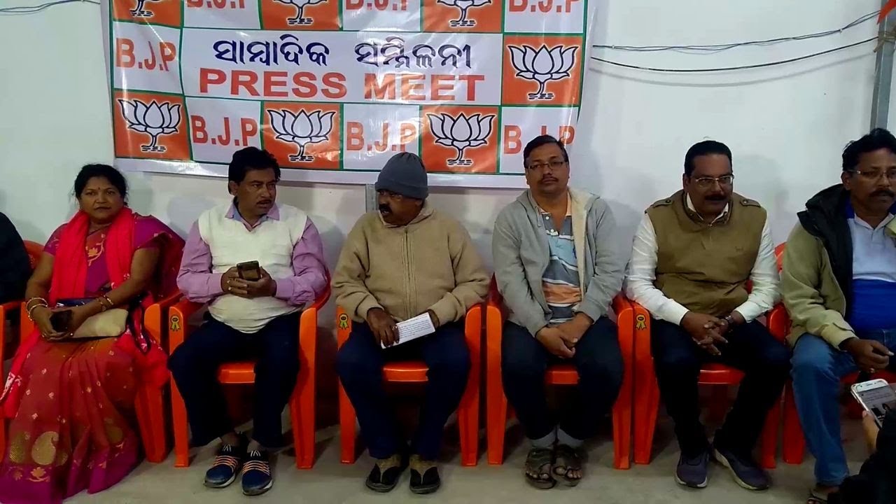 Odisha Balasore MLA Madan Mohan Dutta extends support to Sweepers