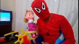 Korsanlar Maşa yı kaçırıyor, Spiderman maşayı kurtarmak için saldırıyor, Eğlenceli çocuk videosu