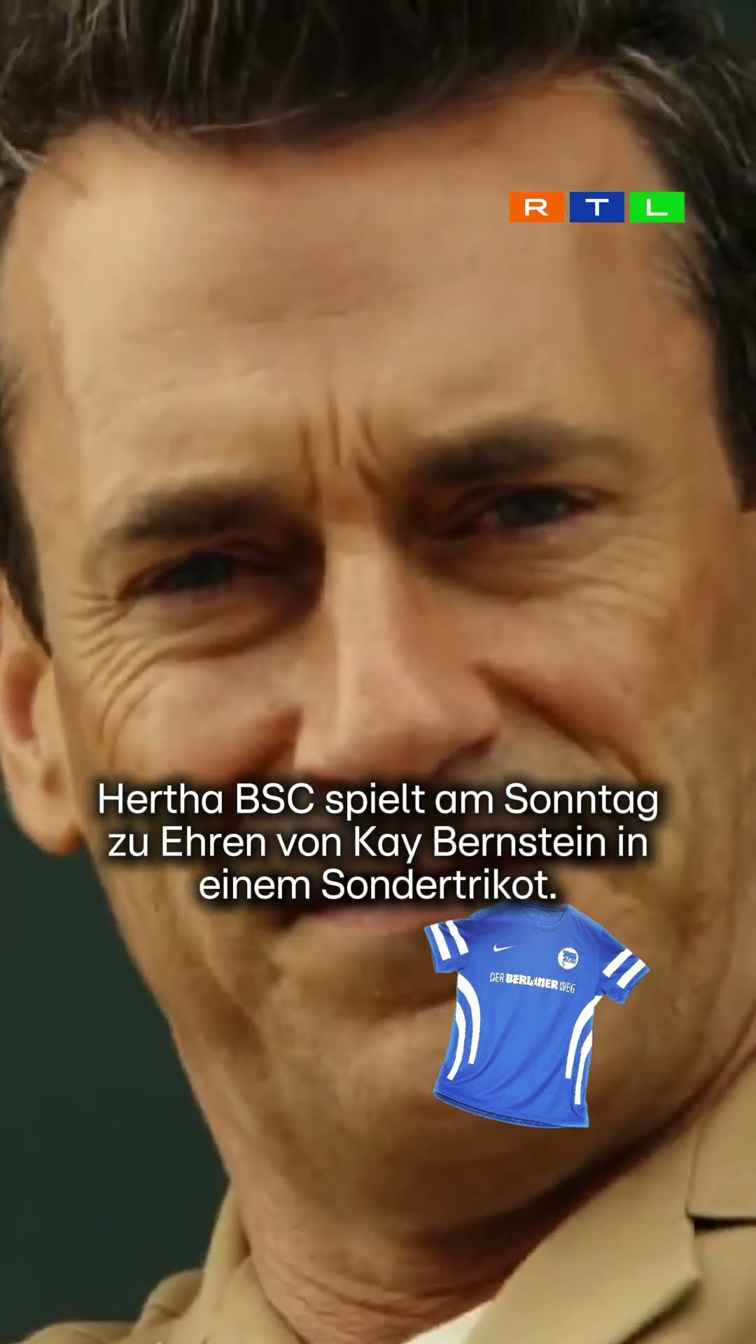 Das Trikot erinnert an die Trainingsjacke, die der verstorbene Hertha-Präsident oft getragen hat.