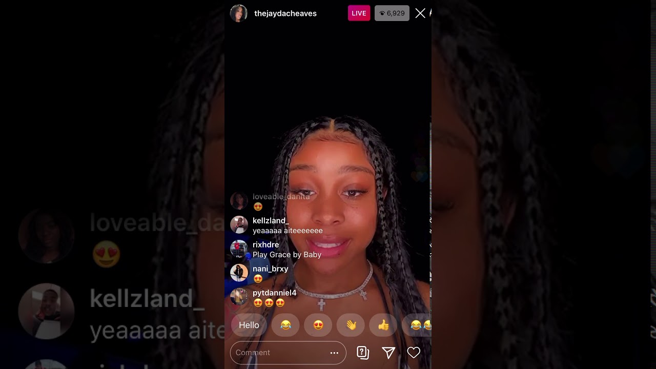 JAYDA WAYDA OUTSIDE TWERKIN TO LIL BABY MUSIC - YouTube