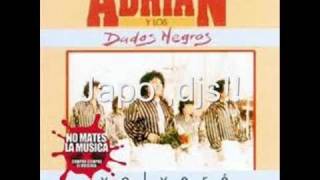Video thumbnail of "Adrian y los dados negros Soy tan pobre"