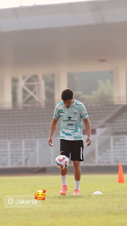 Boleh juga skillnya wak haji Ragnar 🤩 #timnas #timnasindonesia #ragnaroratmangoen #fyp #shorts