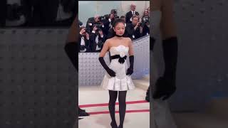 Met Gala 2023: Blackpink’s Jennie 美패션계 최대행사 멧 갈라 블랙핑크 제니 #metgala2023 #metgalajennie 메트갈라  #멧갈라제니