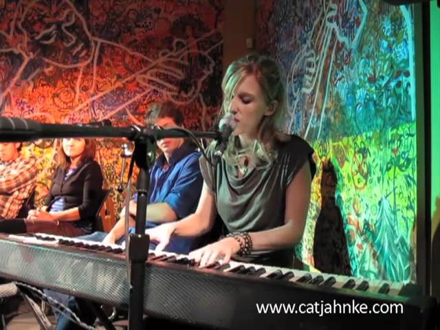 Crocodiles - Cat Jahnke auf YouTube ansehen Crocodiles - Cat Jahnke auf YouTube ansehen