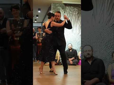 Elena Sergienko & Sergiy Podbolotnyy - Ríe payaso