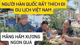 193🇰🇷 Đi chợ mua xương về hầm măng gặp người Hàn Quốc rất thích đi du lịch tại Việt Nam.