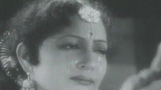नारी तेरह जीवन की यह Naari Tere Jeevan Ki Yeh Lyrics in Hindi