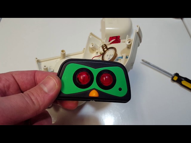 Radio Shack Tomy Hootbot ® ; Foocrow ® - the Robot Owl