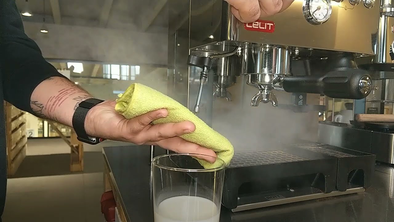 pl042em mistakes frothing the milk 1/2 YouTube