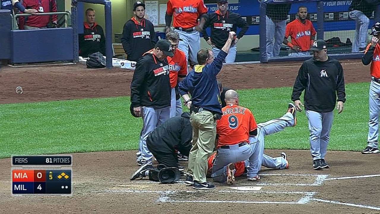 Giancarlo Stanton leaves game after hit during swing 