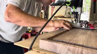 Cutting juice groove with woodpeckers multi-function router base