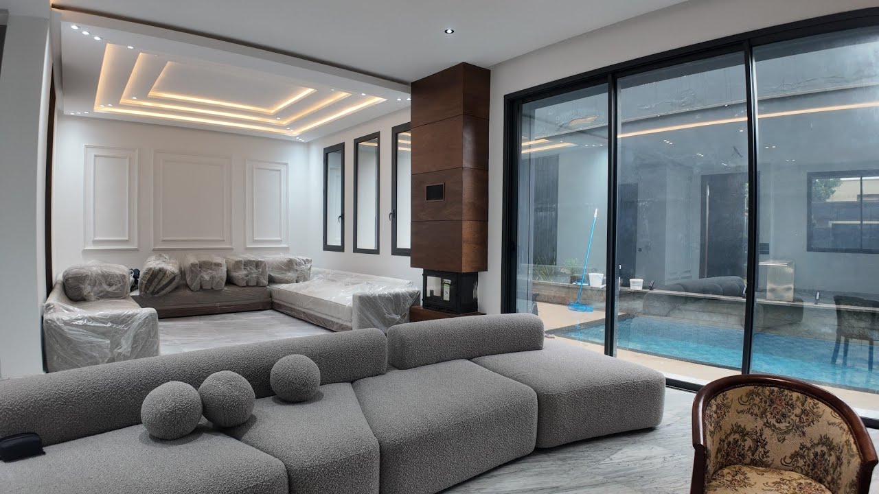 لظروف خاصة  فيلا همزة 🤯 فينيسيو خيالية💯 الناس الرباط لقيت ليكم السكنة المثالية تلات طوابق مسبح 🏊🏻‍♂️