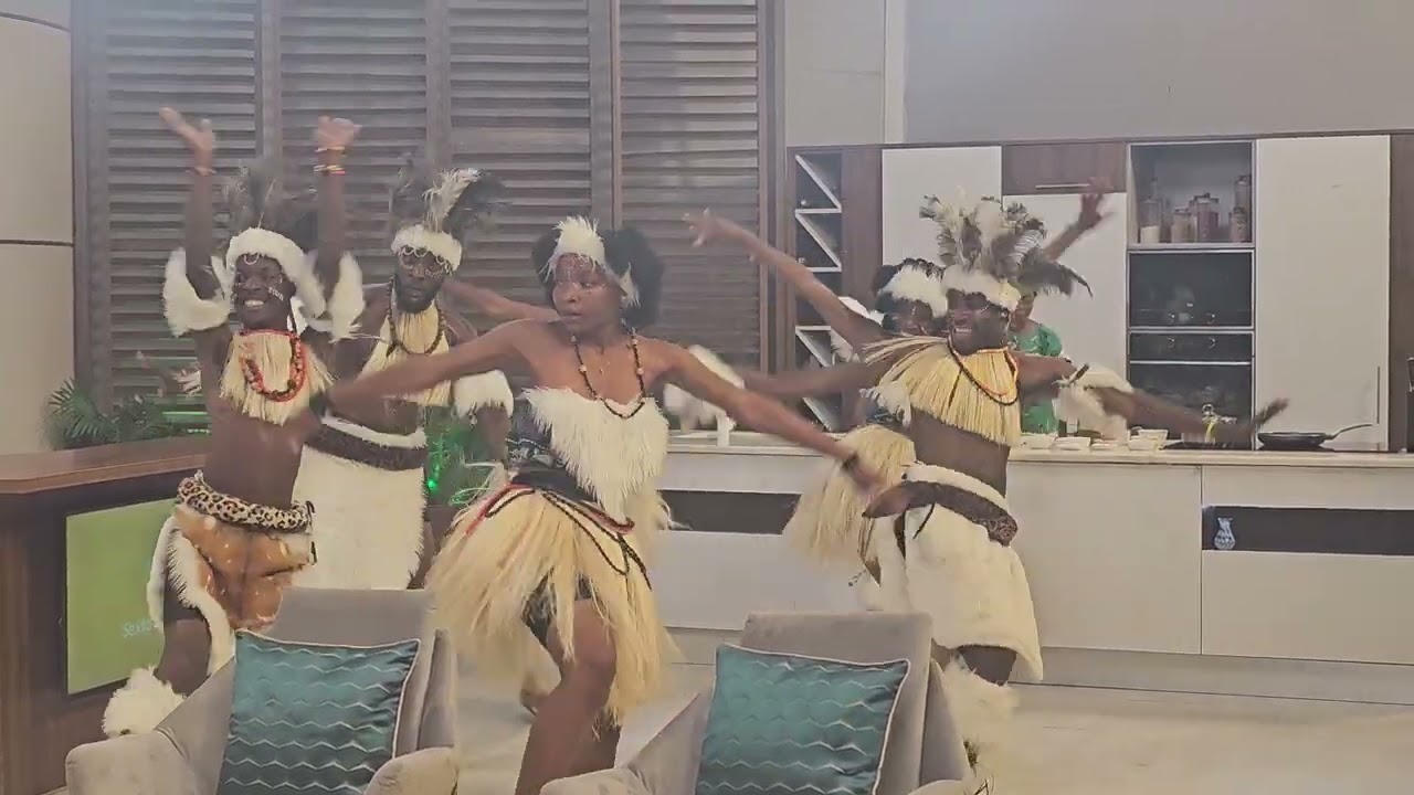 Grupo de Danças Tradicionais Akamba Vanene do Bié/ TV Zimbo, Sexto Sentido, Pasuka de Ndaka Yo Wini.