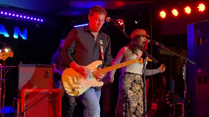Billy Walton Band Ft Destinee Monroe I Can't Stand...