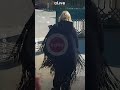 الفنانة يسرا تحرص على الوقوف بجانب تارا عماد في جنازة والدتها