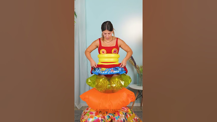 صنعت فستانًا مذهلاً من نفخات المسبح وتألقت بالأناقة! 👗💦