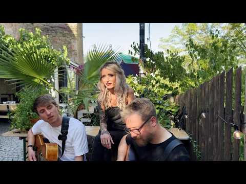 SARAH LESCH - DALAI LAMA (Acoustic Session)