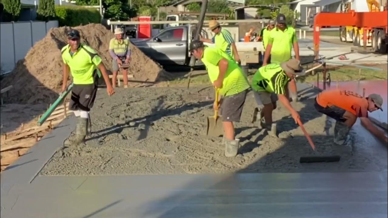 How to Screed and bull Float a Concrete patio YouTube