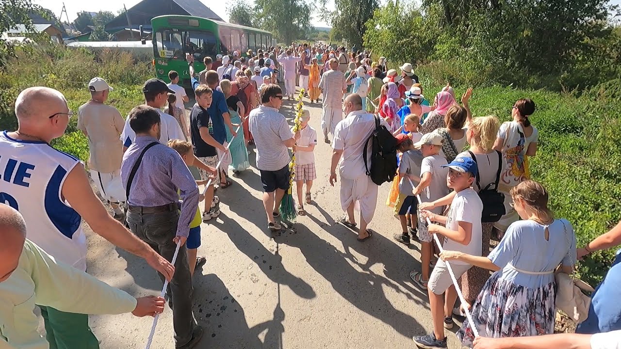 Глазами Божеств Господа Джаганнатхи)))Ратха-ятра Procession of chariots RATA-YATRA in Yekaterinburg.