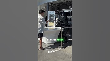 Tesla Robot Pranks Korean YouTuber