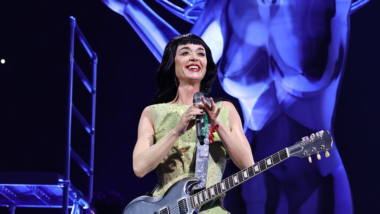 Katy Perry - HOT N COLD / LAST FRIDAY NIGHT (T.G.I.F.) [THE LIFETIMES TOUR - Studio Version]