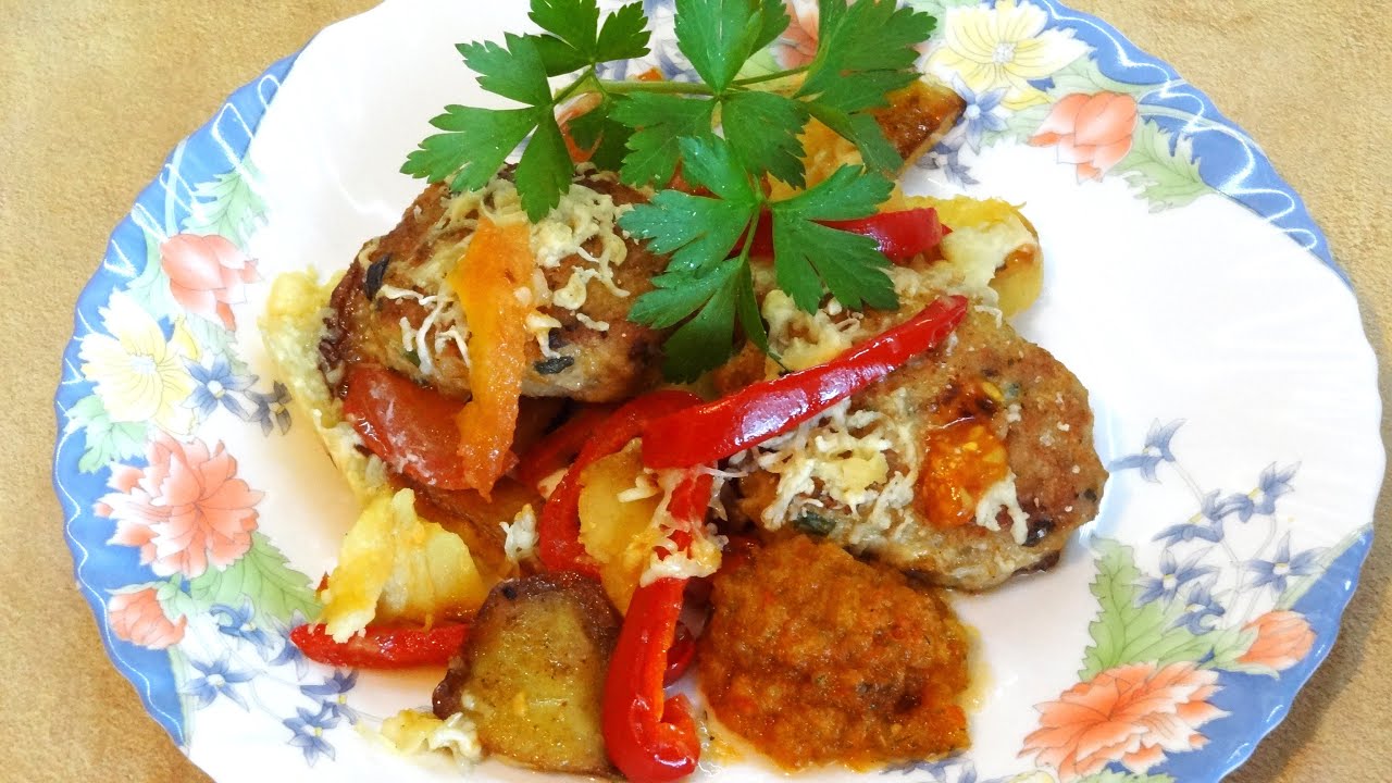 Šventiniai kotletai su daržovėmis orkaitėje