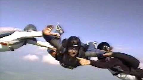 Skydiving Student Main Chute Problem