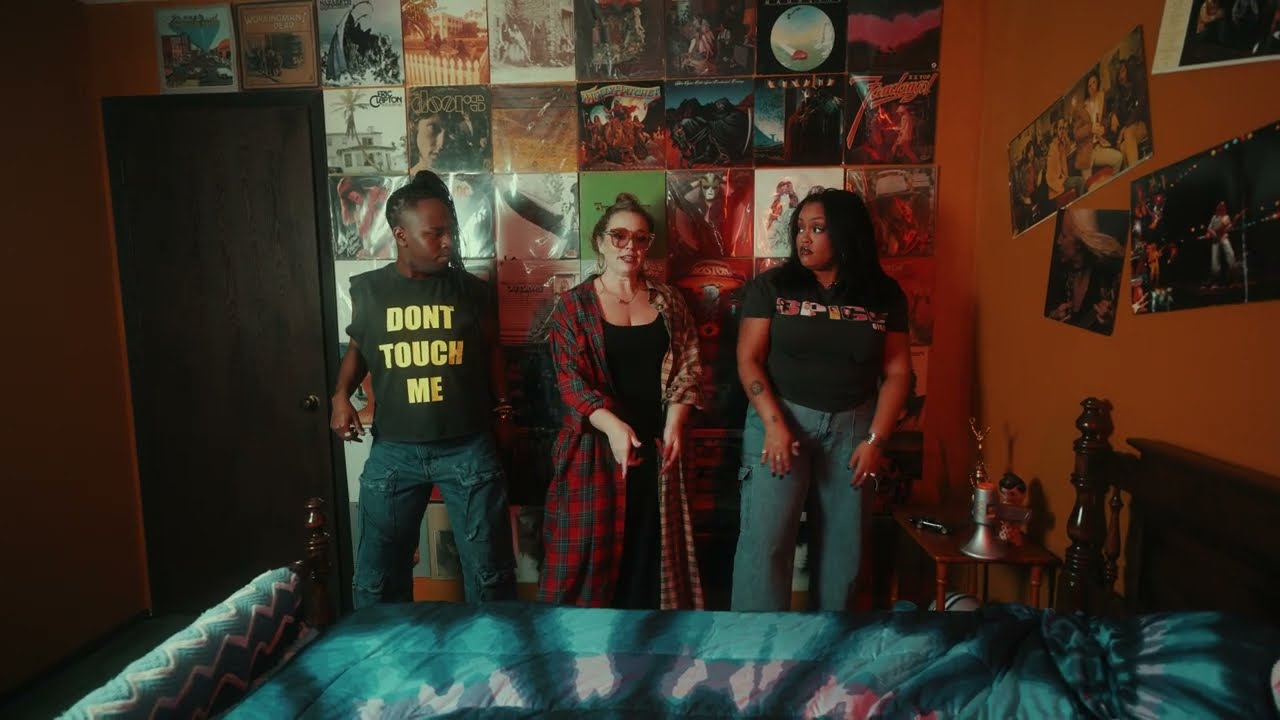 Sir Woman - Never Gonna Give Me Up (Performance Visual)