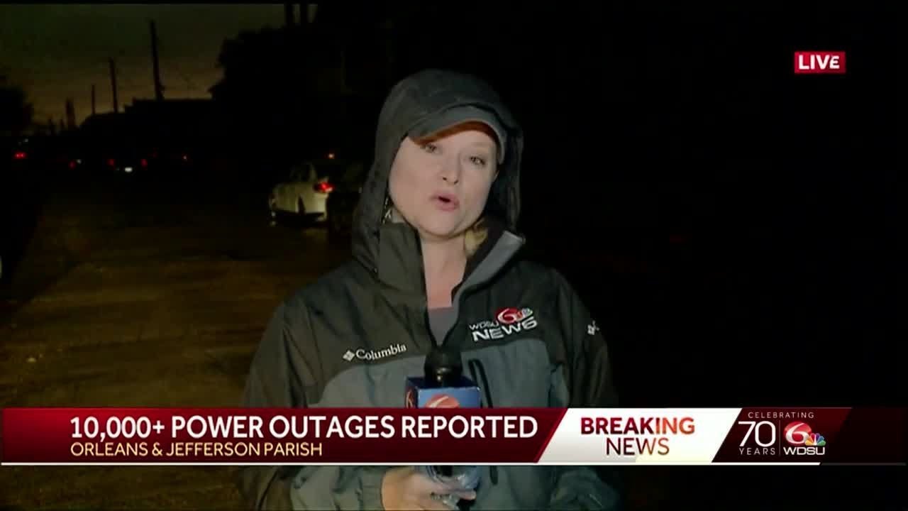 Thousands without power as heavy rain moves into Metro - YouTube
