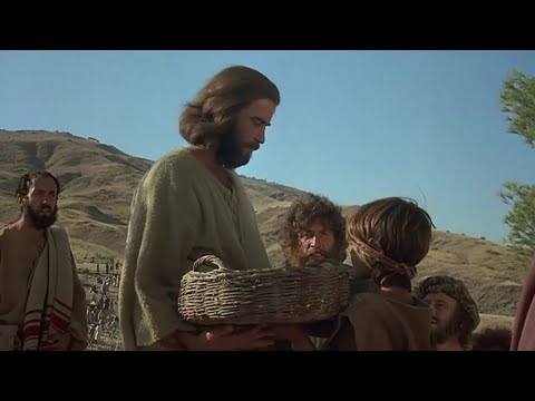 耶稣基督的视频 - 耶稣喂养众人