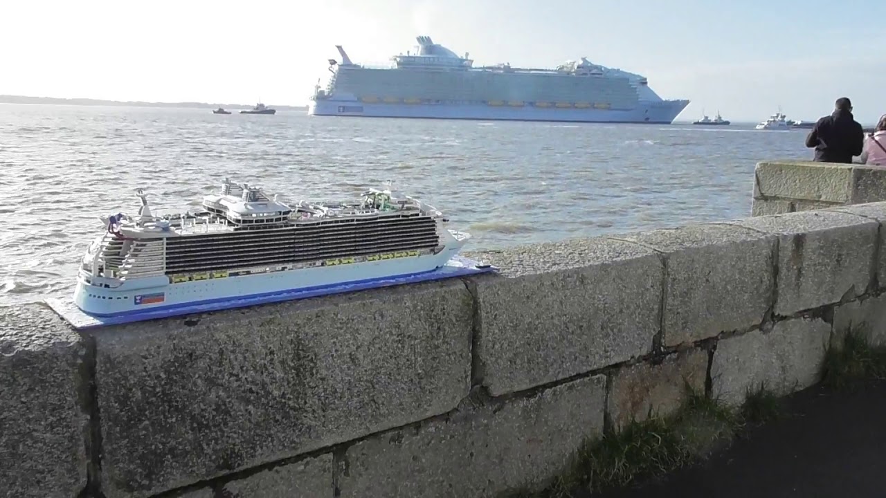 depart du Symphony of the Seas - YouTube