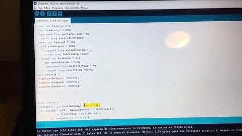 Parpadeo de 3 LEDs a diferentes frecuencias sin usar delay()