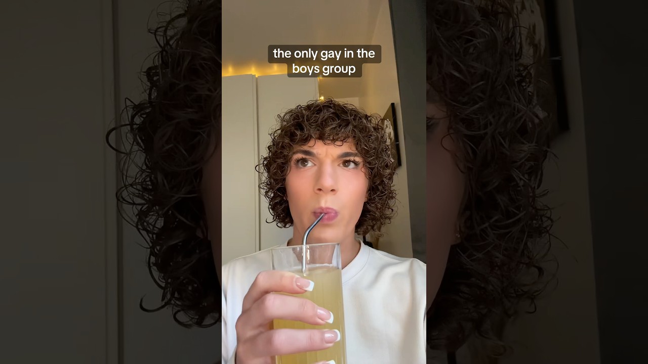Единственный гей в мужской компании