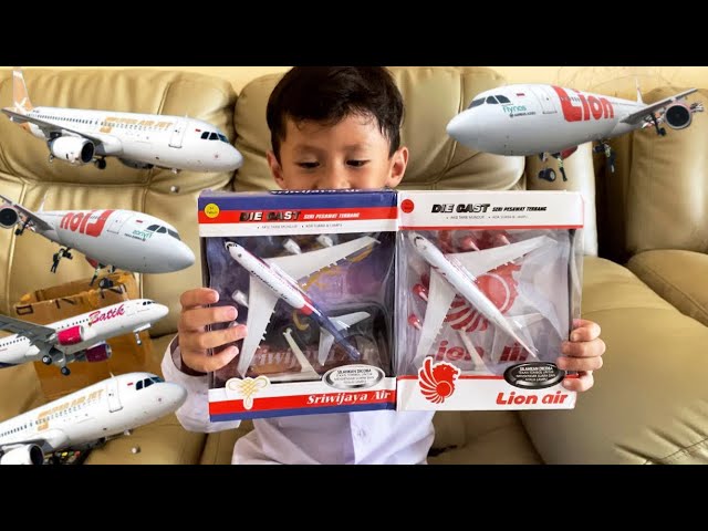 Unboxing Pesawat Terbang Lion Air dan Sriwijaya Air | Airplane | Zackli Plane class=