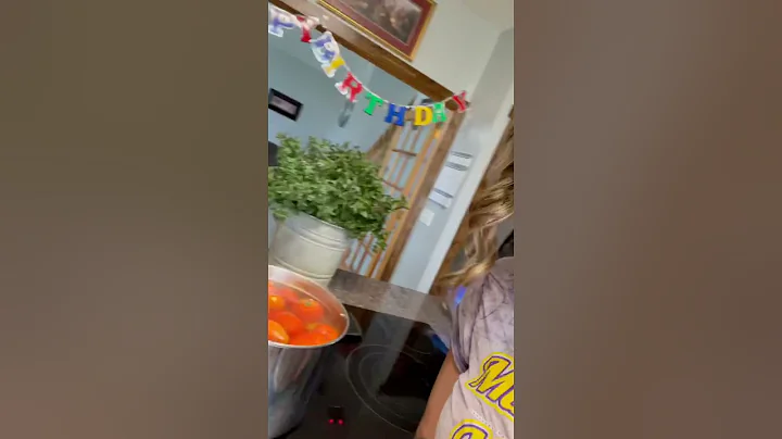 Cooking with Tammy: making salsa and spaghetti sauce