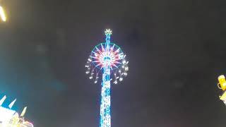 Oktoberfest 2019 Kirmes Fahrgeschäft Kettenkarussell Bayern Tower Offride