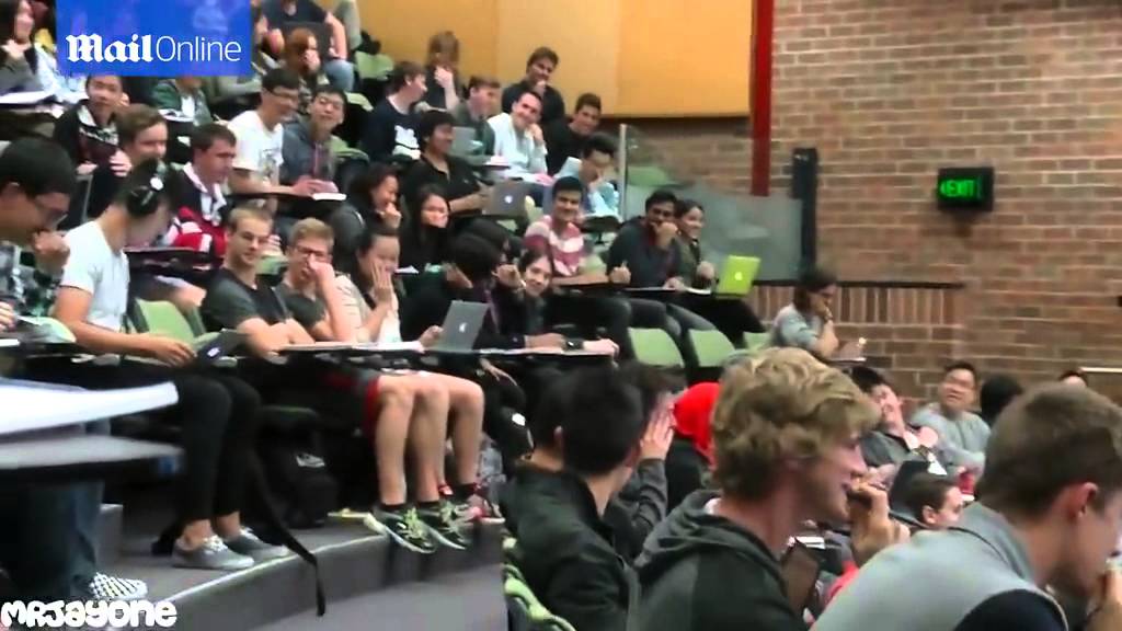 1024px x 576px - STUDENT CAUGHT IN A CLASS WATCHING PORN - YouTube