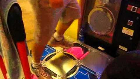 IDDR - Ronko (me) doing Paranoia KCET, maniac, single on DDR Supernova