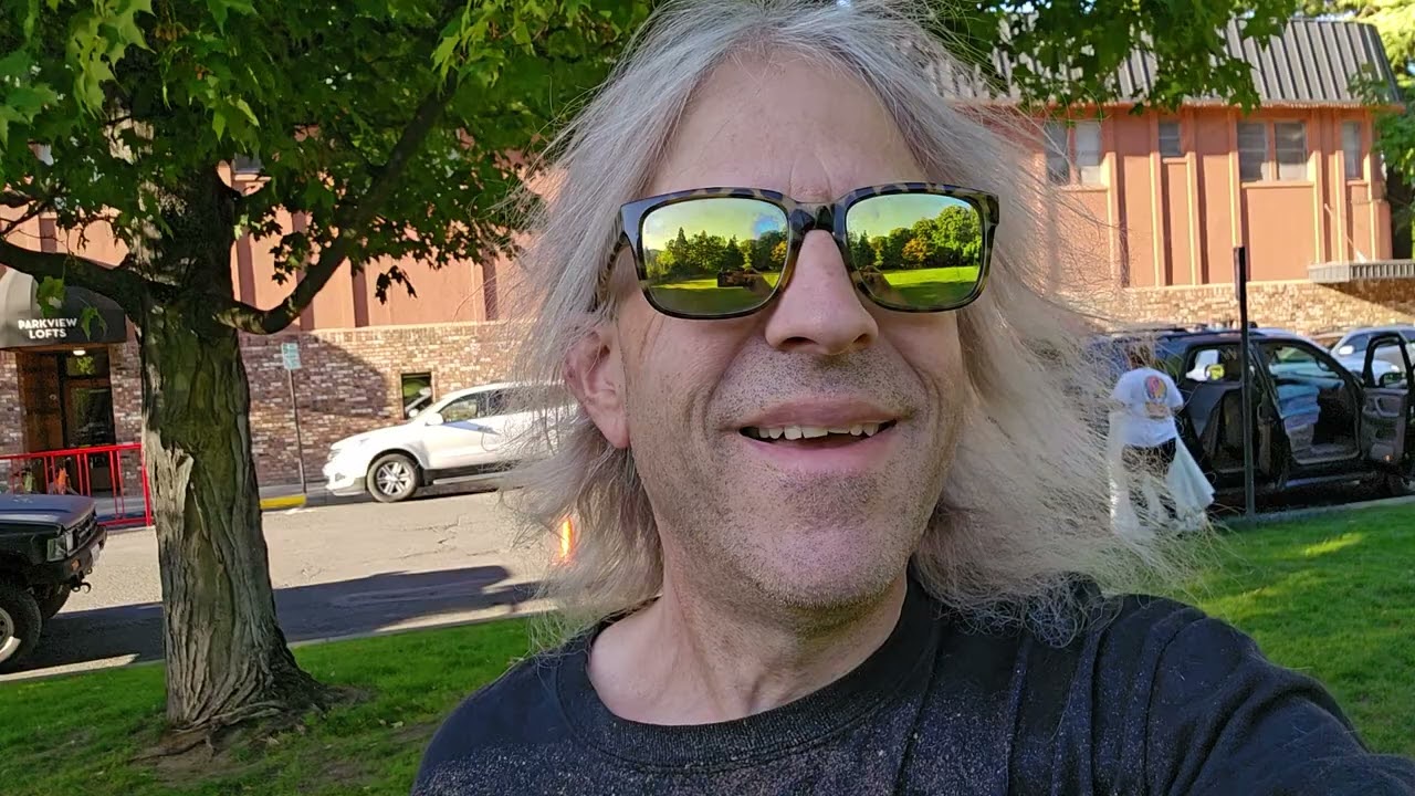 Walking downtown Ashland Oregon 2024