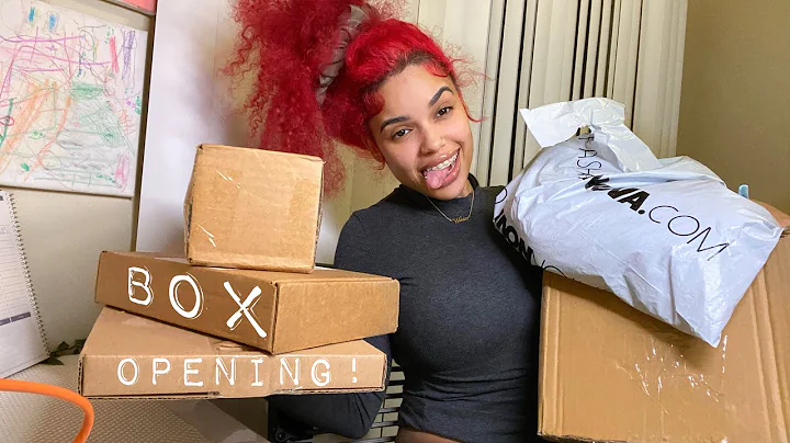 VLOGMAS DAY 9 | BOX OPENING!  Vanessa Lynn