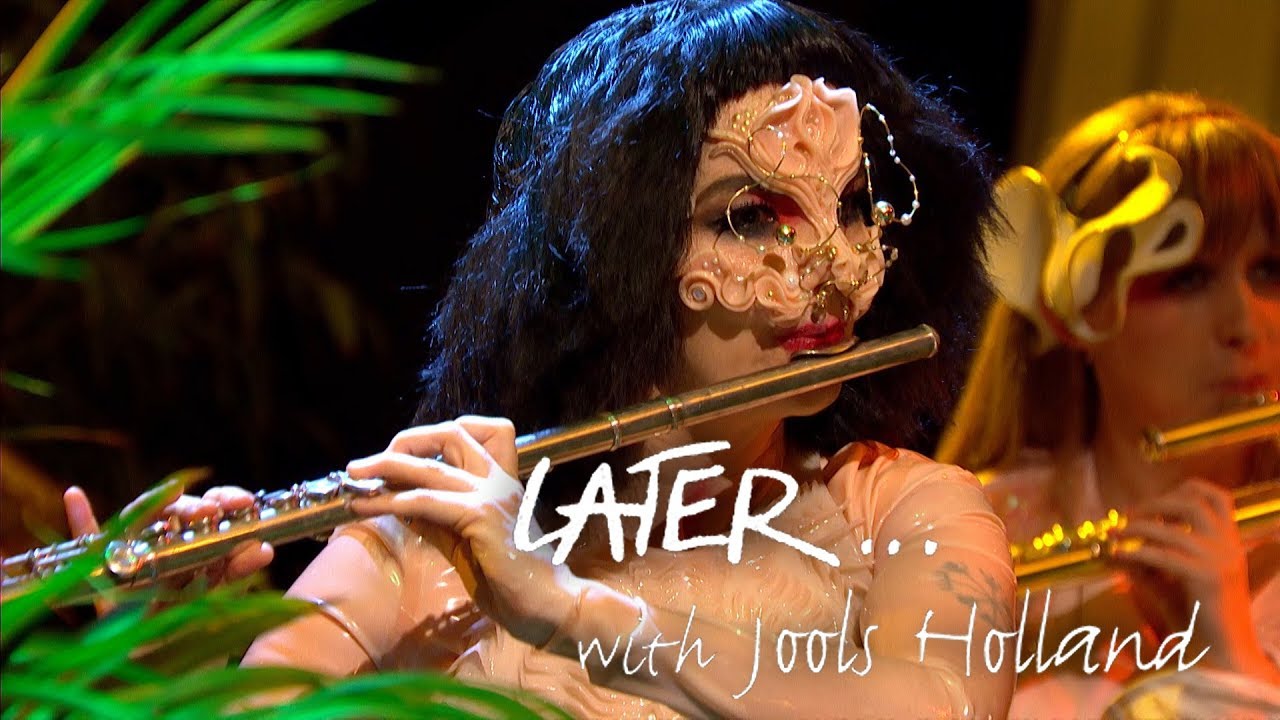 Obejrzyj (First TV performance in 8 years) Björk - Courtship on Later... with Jools w YouTube Obejrzyj (First TV performance in 8 years) Björk - Courtship on Later... with Jools w YouTube