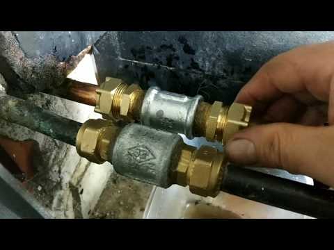 Video: Come si chiude un tubo dell'acqua in rame?