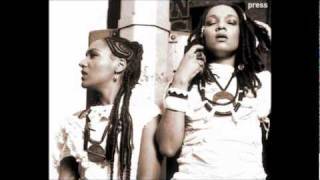 Video thumbnail of "Autour de minuit ('Round Midnight) - Les Nubians"