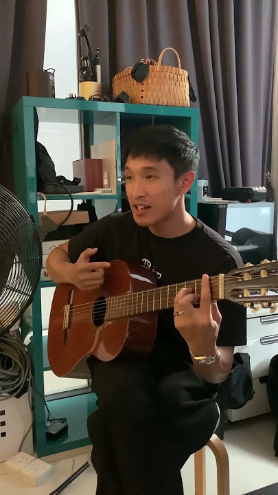 giving eugene some guitar lesson #shorts #behindthescenes #guitar #azizharun #acoustic