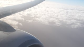 survol airbus royal air maroc avec une traversée des nuages