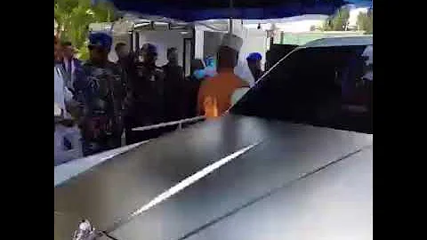 Royal entrance with HRH Oba Saheed Ademola Kusenla III, Elegushi of Ikate Land to the wedding