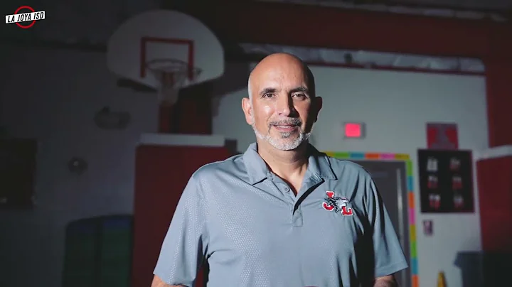 E.R. Chapa Elementary School / Campus Teacher of t...
