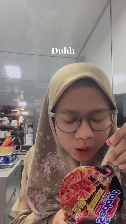 Mangan mie sek ben gak modar wkwkwk😭😭😭 #makanansendiri #food #makanenak #mie #makanmie #shorts